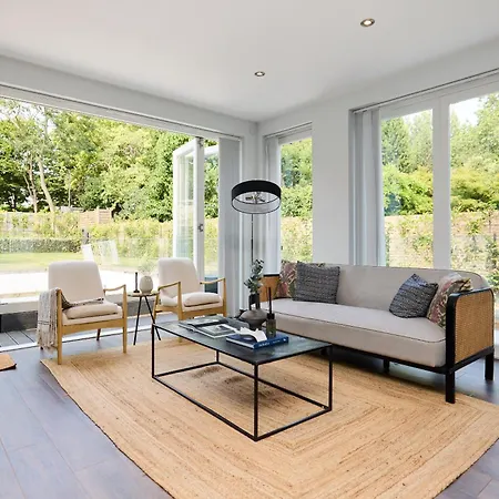 Apartamento The Putney Hideaway - Modern And Elegant 3Bdr Flat With Patio
